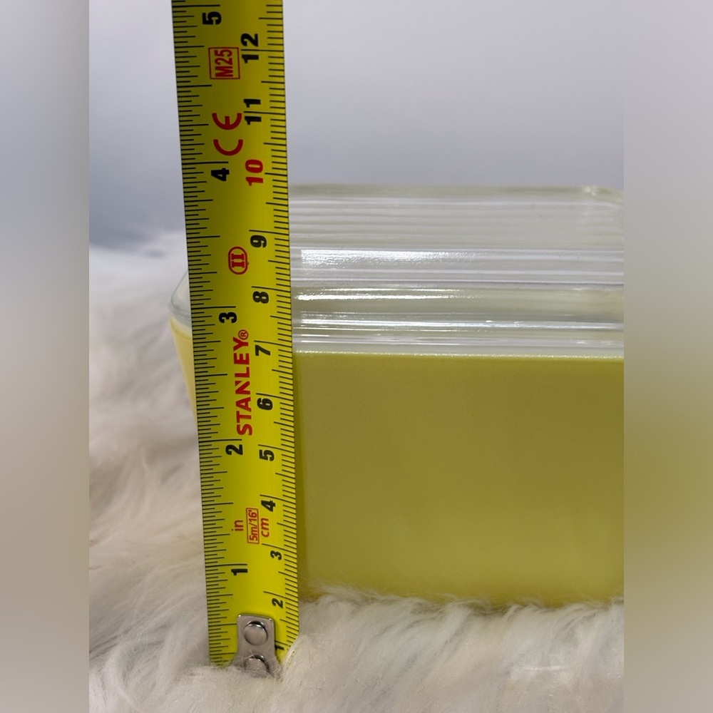 Antique Primary Yellow Glass Pyrex Storage Container - Picture 7 of 8